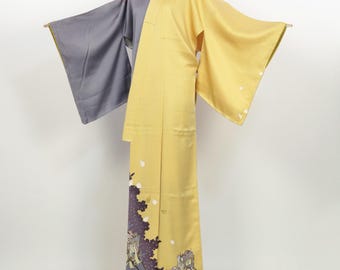 Kimono / Japanese Elegant Yuzen Homongi with Gosho-Guruma & Sakura / 2506181