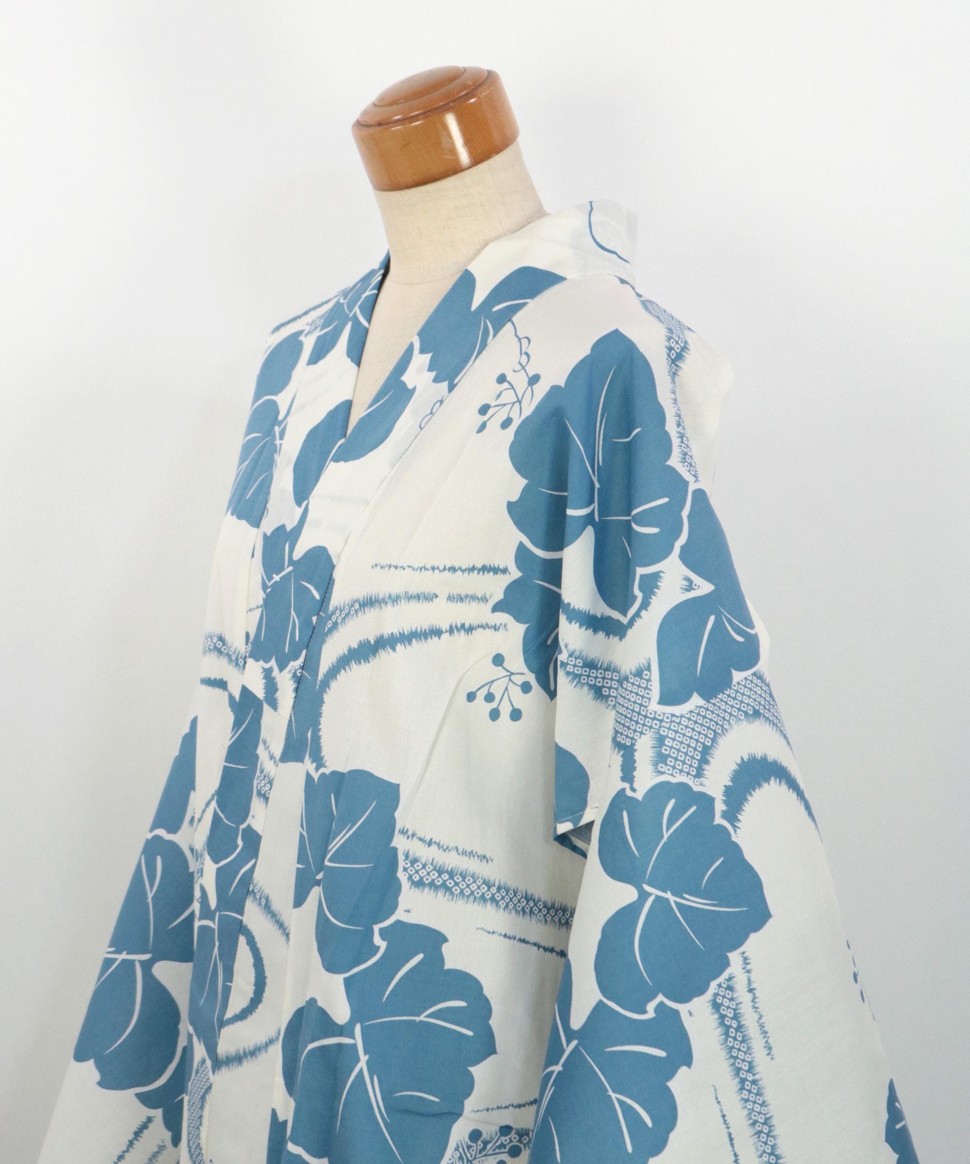 Kimono / Elegant White Yukata Flowing Ivy and Water Motif 100