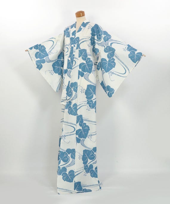Kimono / Elegant White Yukata Flowing Ivy and Water Motif 100