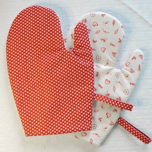 Oven Gloves - Set of two Christmas Oven Gloves