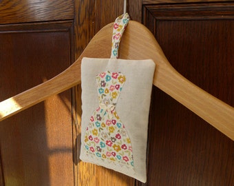 Lavender Bag - Pretty Floral Dress Design Lavender Bag