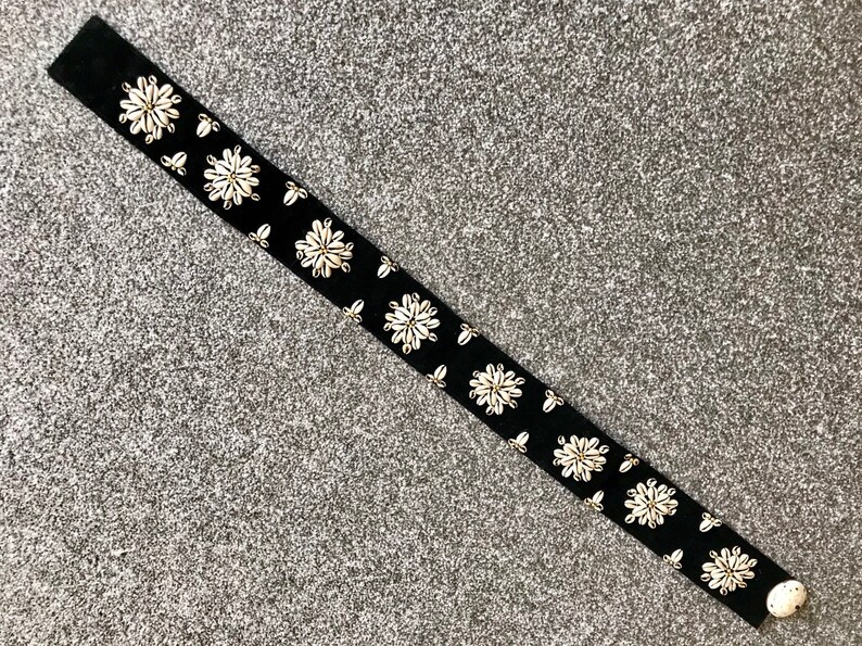 Vintage 20s Art Deco Belt Black Velvet Gold Glass Beads Tiger Cowrie Shells Exquisite