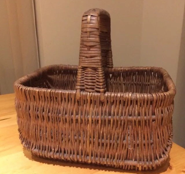 Antique Wicker Basket Traditional design Country Home Display Bread Eggs