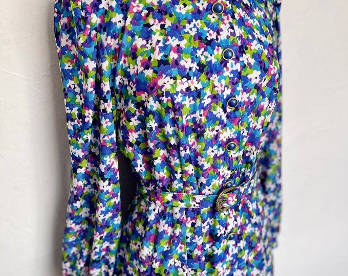 Vintage 1980s Dress 40s Style Button Down Flirty Flippy Hem Vivid Floral Clean Cool Crisp Cotton Richard Stump 18