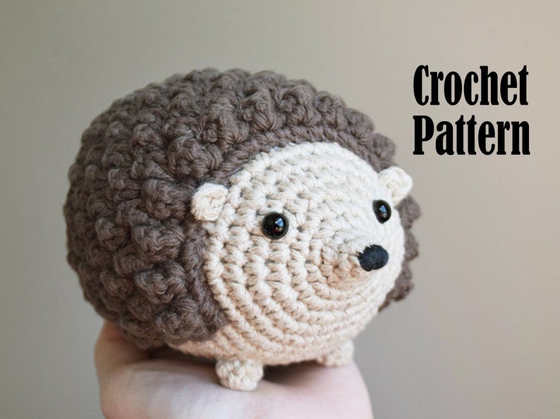 PATTERN: Honey the Hedgehog, Crochet Animal Pattern, Toy, Amigurumi image 1