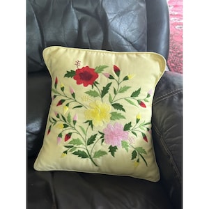 Vintage Throw Yellow Pillow Crewel Embroidery Flowers Floral Finished 13.5x12”