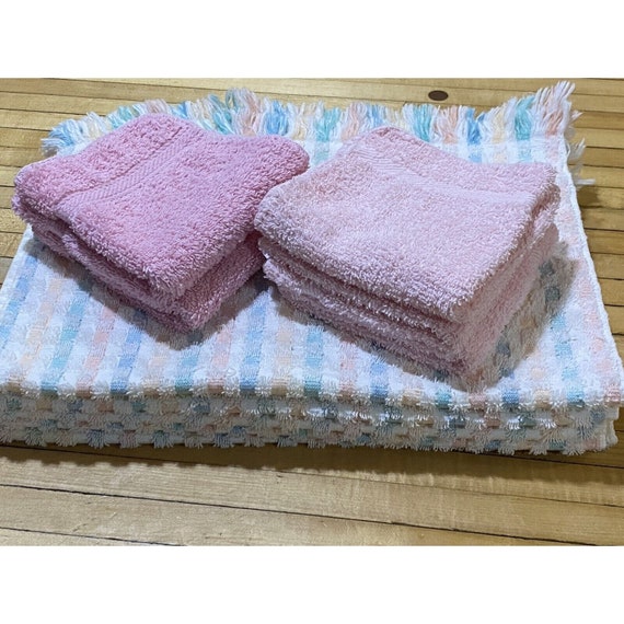 Vintage bathroom online hand towels