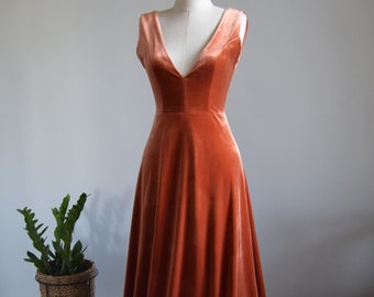 Rust Gold Bridesmaid Velvet Dress Made To Measure Luxe Fabric Deep V-Neck Open Back Burnt Orange Maxi Maid Of Honor Mother Of Bride Dress