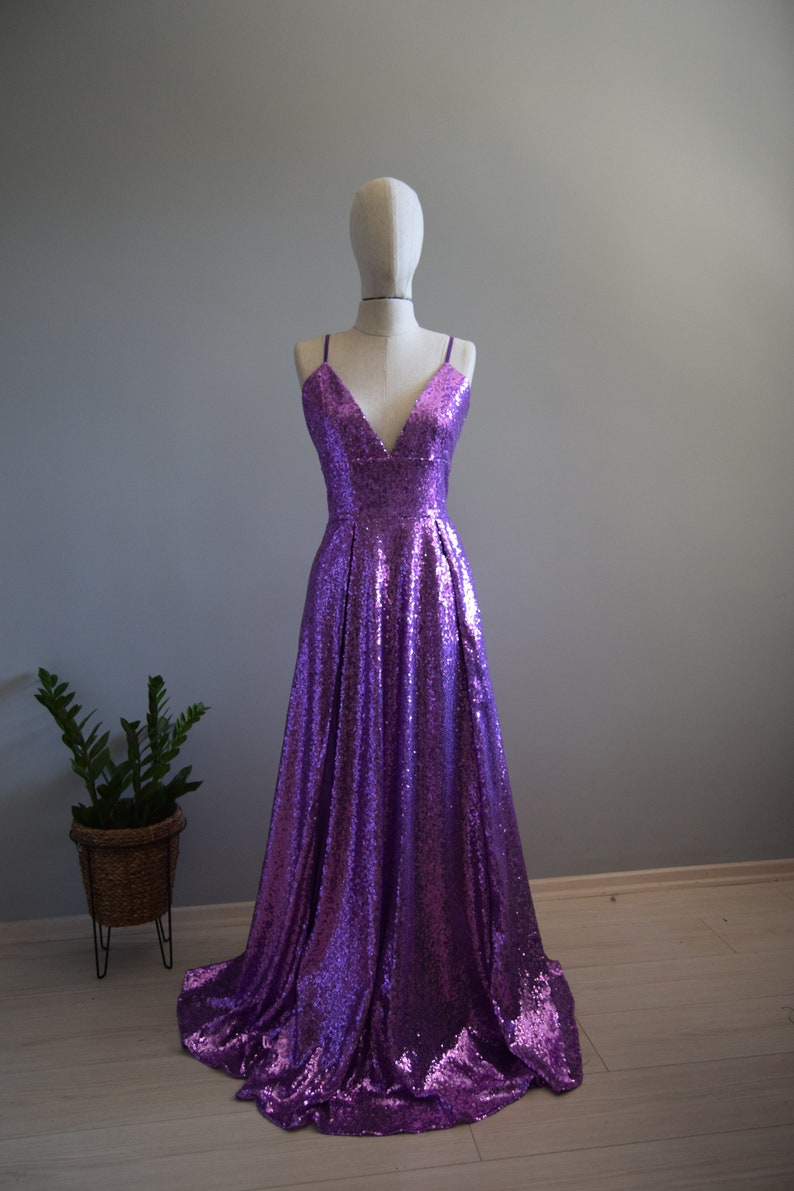 Lilac Full Sequin V-Neck Bridesmaid Dress With Adjustable Straps And Side Slits Bridal Afterparty image 3