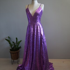 Lilac Full Sequin V-Neck Bridesmaid Dress With Adjustable Straps And Side Slits Bridal Afterparty image 2