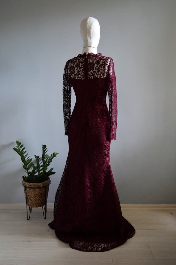 Burgundy Lace Dress For Wedding Elegant Bordeaux Lace Bridesmaid Dress:  Sheath Bridal Gown