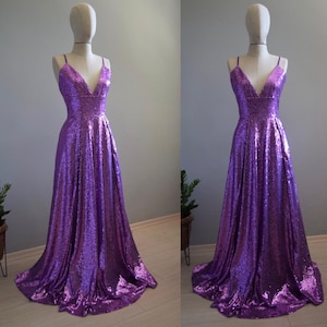 Lilac Full Sequin V-Neck Bridesmaid Dress With Adjustable Straps And Side Slits Bridal Afterparty image 1