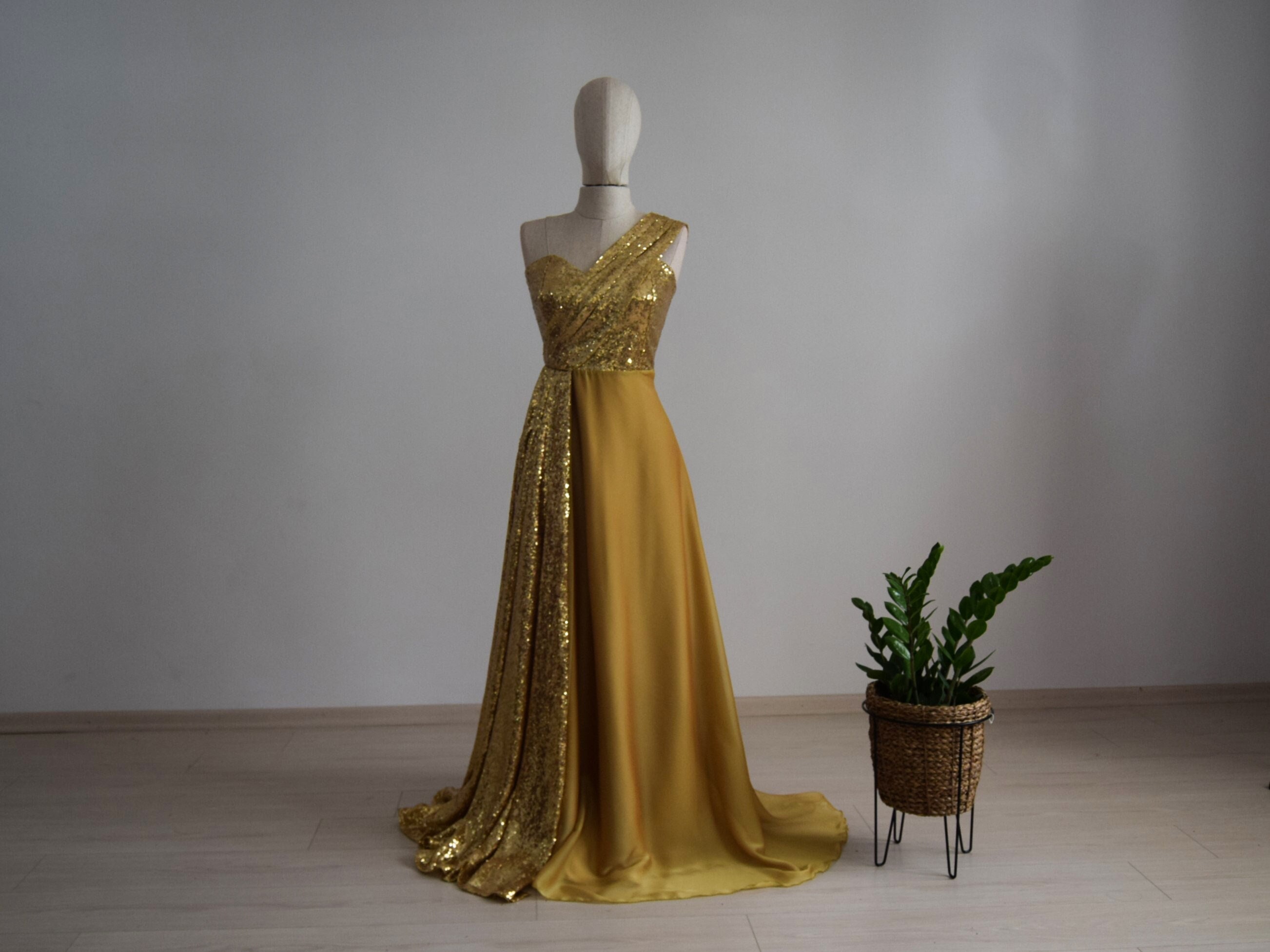 Gasa de seda con lentejuelas doradas superiores con un vestido - Etsy México Gasa de seda con lentejuelas doradas superiores con un vestido - Etsy México