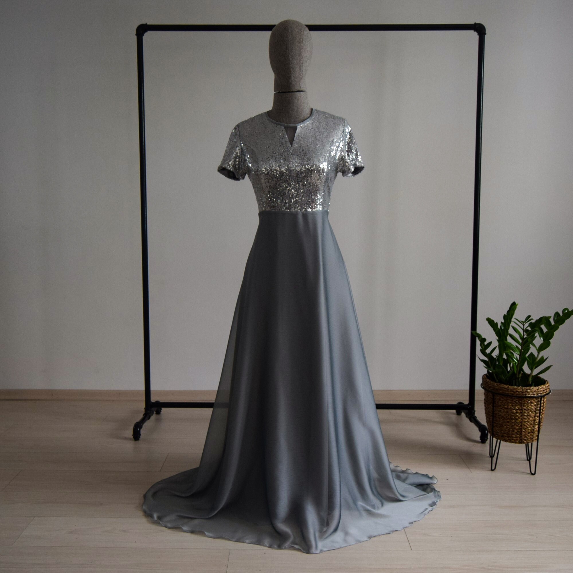 Charming Silk Silver Chiffon With Top 