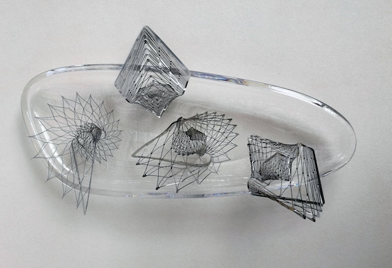 Minimalist Stainless Steel Shell Sculpture: Modern Coffee Table Decor