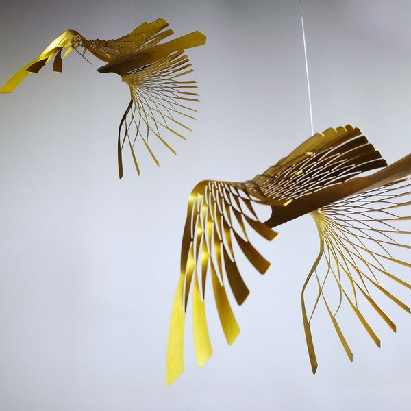 Mobile d’oiseau en laiton, mobile de sculpture dorée de 2 pièces, art mobile, décoration moderne en métal cinétique, orange brûlé