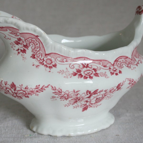 Red Transferware Gravy Boat. Bombay pattern. Vitreous China. John Maddock & Sons of England. Vintage.