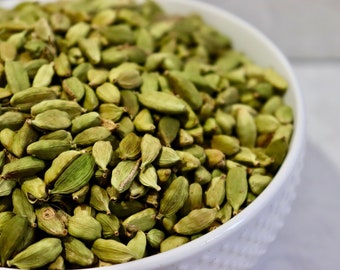 Organic Green Cardamom Pods Premium Quality Perfect for Baking Highly Aromatic Flavorful Pods Full of Flavor