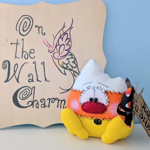 Primitive Candy Corn - Candy Corn - Primitive Decor - Halloween Decor - Wreath Attachment -Farmhouse Decor - Halloween Candy Corn