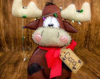 Christmas Moose - Primitive Moose - Christmas Moose Decor - Primitive Decor - Wreath Attachment - Christmas Decor - Table Top Decor