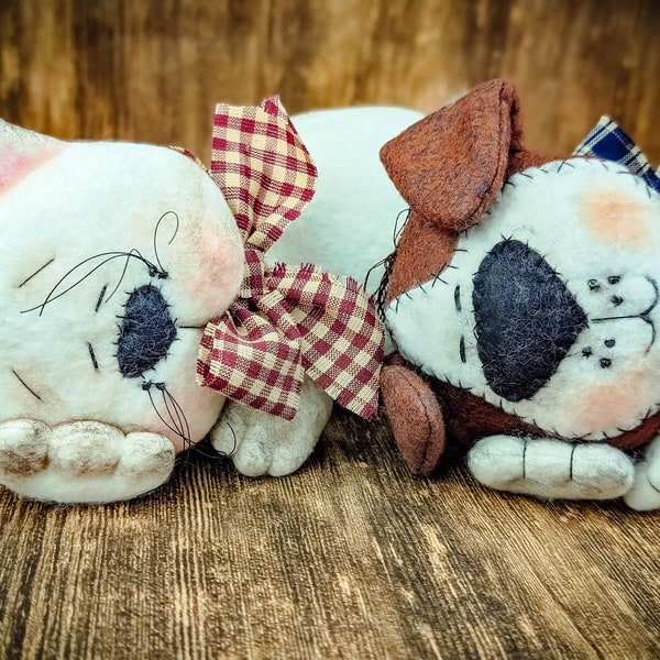 Sleepy Buddies Cat Dog Primitives - Puppy - Kitten - Collectible Set Decor - Shelf Sitter - Pet Lover Gift - Felt Plushie - Centerpiece