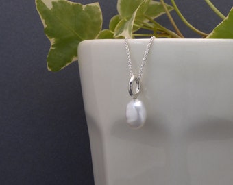 Sterling silver necklace-White freshwater baroque pearl-Minimalist necklace-Handmade jewellery-June birthstone-Gift for her-Mothers day gift