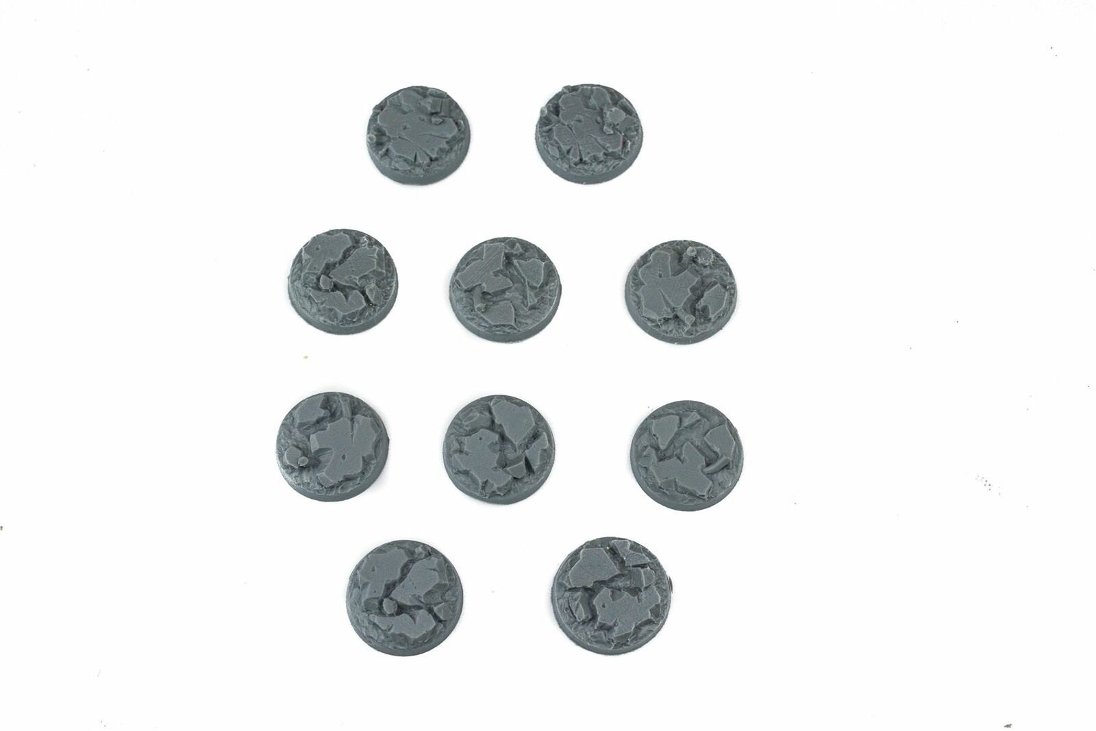 WWG War Torn City Rubble Round Bases –28mm Wargame Model Miniature Figure 