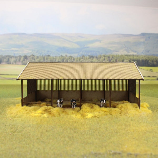 Livestock Barn With Hayfield Grass OO Gauge - Model Railway Farm Diorama Layout