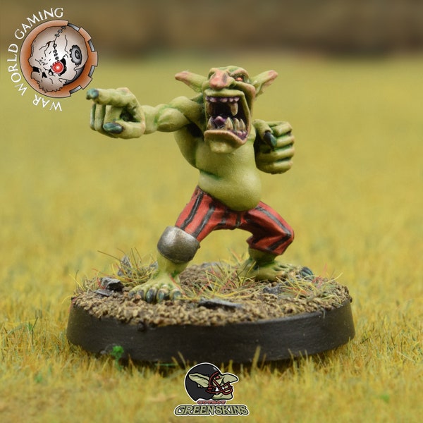 War World Gaming Gutrot Greenskins - Trasher the Lineman - 28mm Scale Fantasy Football Miniature Mini Figure Goblin for Blood Bowl