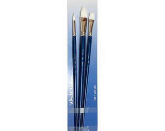 Op de afbeelding: Een set van drie penselen met witte nylon haren, zilverkleurige metalen hulzen en donkerblauwe houten stelen. De penselen zijn bevestigd op een blauw-witte kaart met de tekst White Nylon en Oil Acrylic, voorzien van modelnummers 345, 548 en 544.