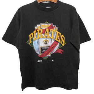 Vintage 90s the Pittsburgh Pirates Baseball MLB T Shirt Large Size