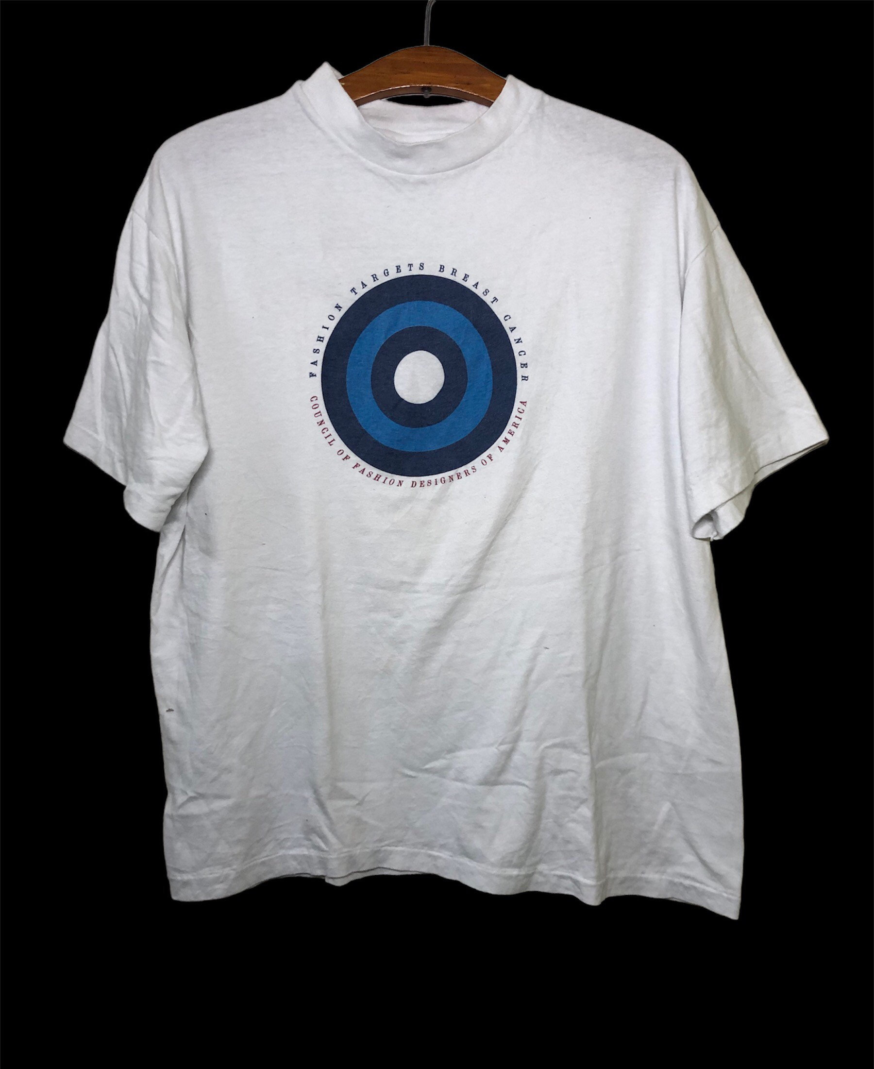 トップス 90's CFDA Fashion Targets Breast Cancer Vintage 90s Fashion Targets Breast Cancer Campaign T Shirt