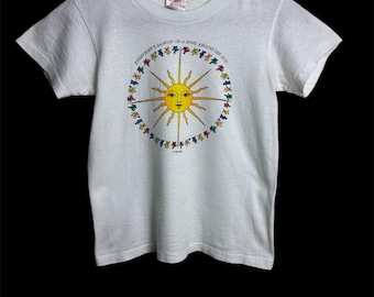 Camiseta vintage de los 90 con el álbum promocional "Everybody's Dancin In a Ring Around The Sun" de Grateful Dead, talla pequeña para niños de 6 a 8 años