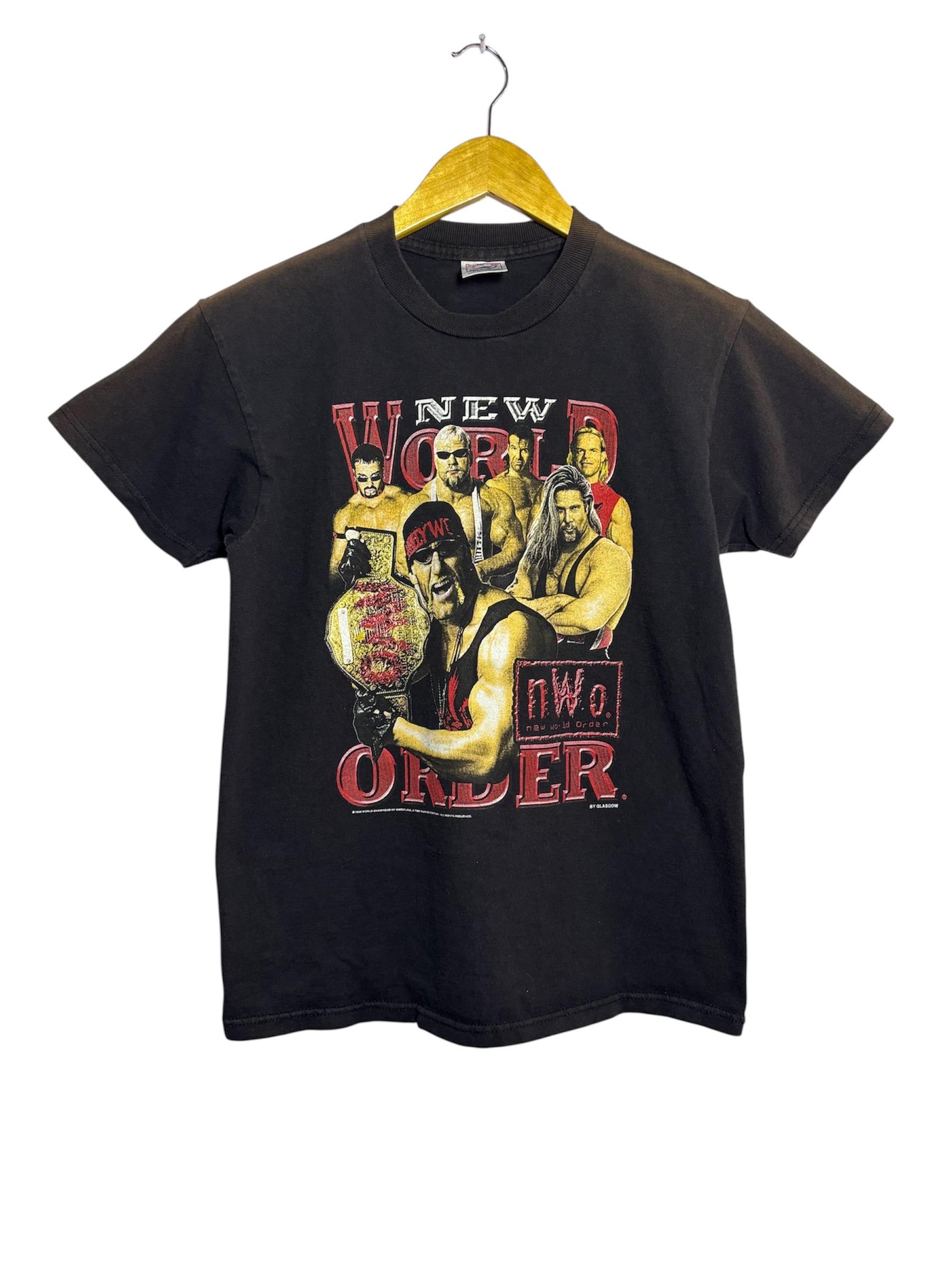 WWE（ワールド・レスリング・エンターテインメント）のヴィンテージTシャツ ヴィンテージ 90年代 NWO ニューワールドオーダー WCW レスリング T
