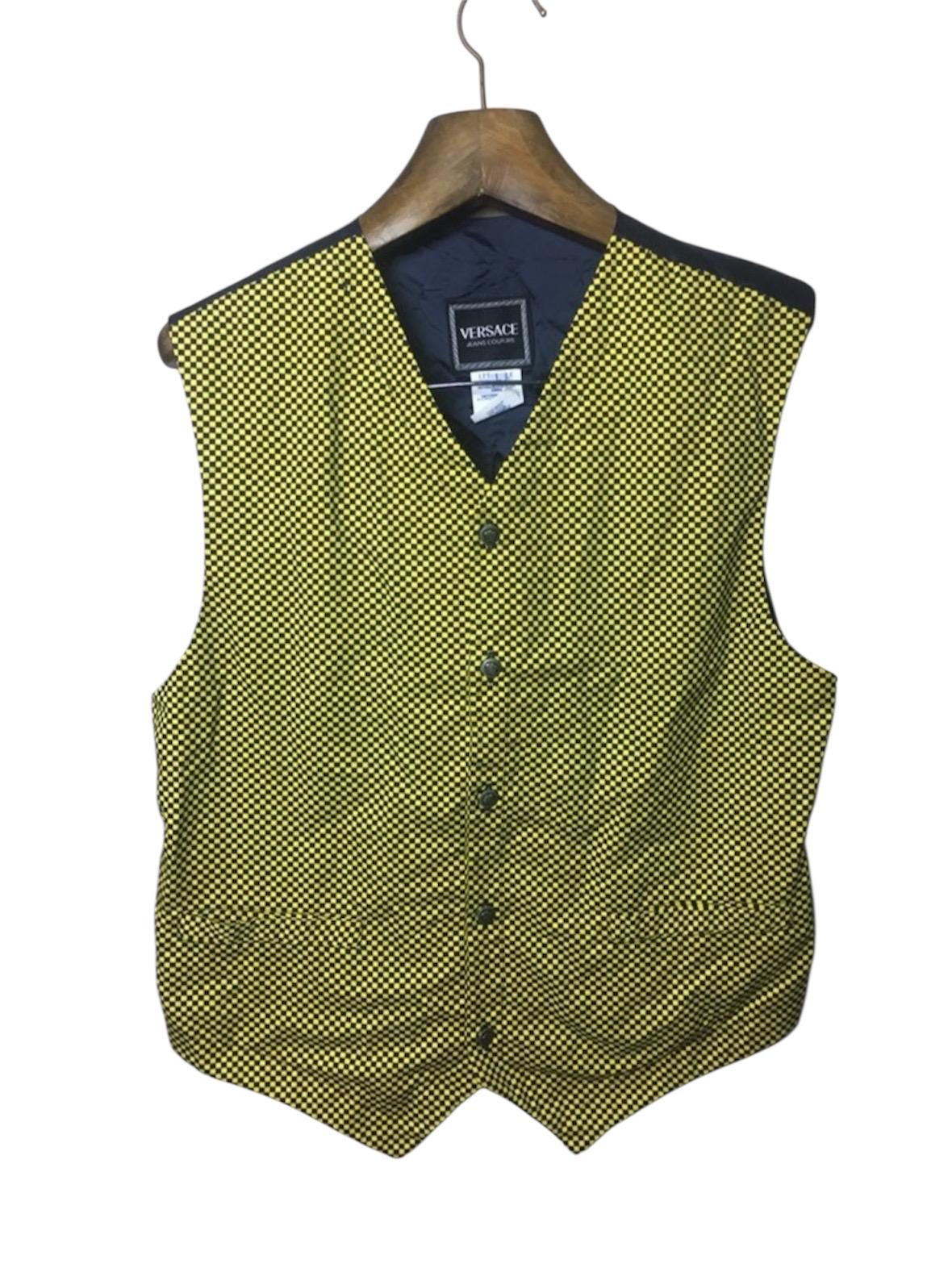 90s versace spangle vest 70s サイケデリック 古着 VERSACE CLASSIC V2 1990s black velvet vest with gold Floral