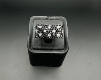 Harmony in Contrast: Vintage Black & White Diamond Silver Ring