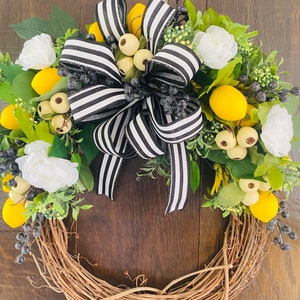 Lemon kitchen wreath, year around wreath, everyday lemon wreath, pantry wreath, lemon decor, minimalist wreath image 3