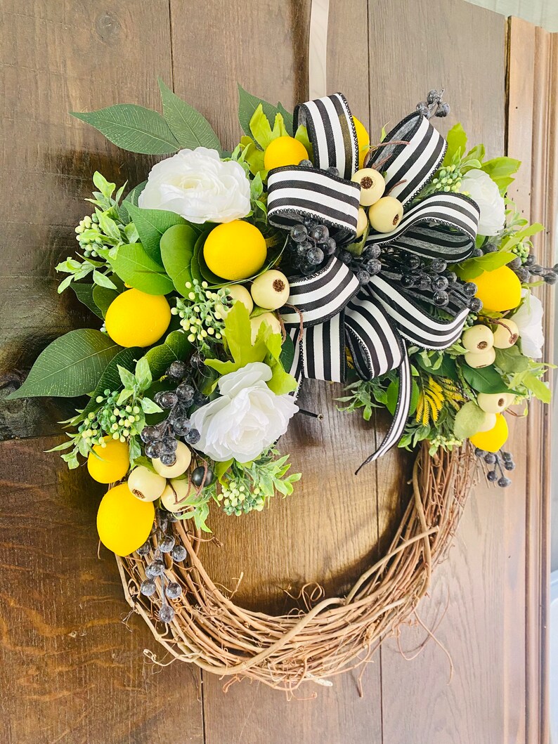 Lemon kitchen wreath, year around wreath, everyday lemon wreath, pantry wreath, lemon decor, minimalist wreath image 7