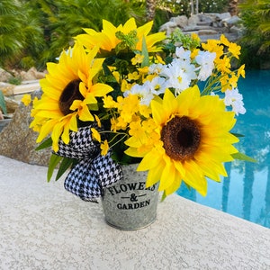 Sunflower farmhouse centerpiece, sunflower decor, sunflower arrangement, patio decor,porch decor, everyday centerpiece, kitchen island