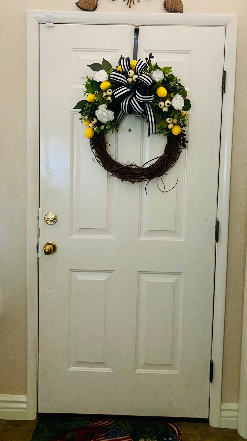 Lemon kitchen wreath, year around wreath, everyday lemon wreath, pantry wreath, lemon decor, minimalist wreath image 9