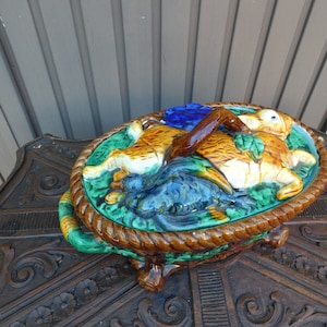 Antique grande majolique barbotine pate tureen lièvre canard relief rare