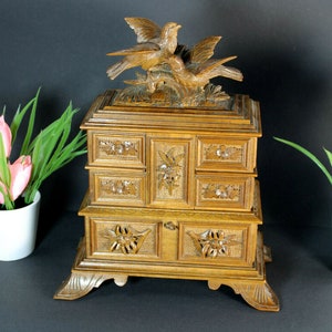 Antique bois de la forêt noire sculpté bibelot boîtes à bijoux oiseaux rares