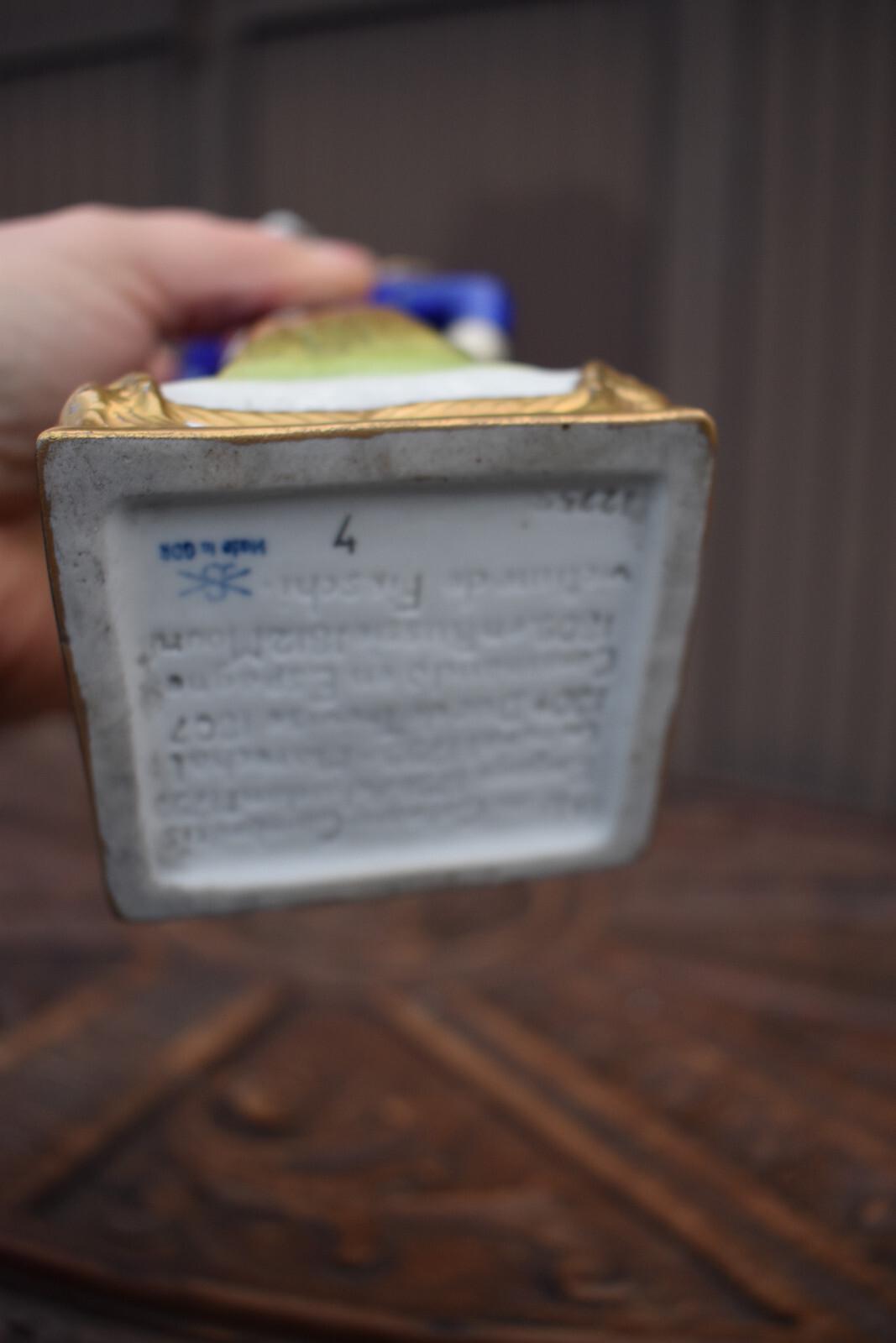 ヴィンテージドイツのシャイベ・アルスバッハマーク入り磁器置物