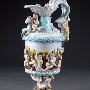 Antigo alemão marcado putti mitológico figural jarro jarro cavalo sátiro