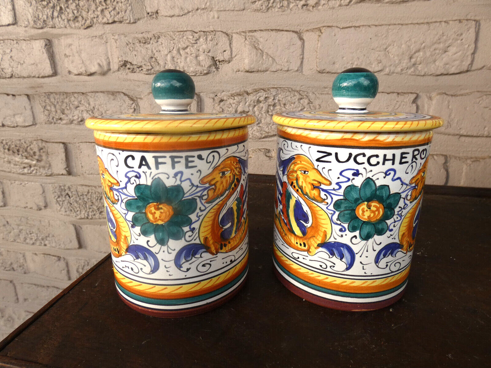 イタリア雑貨【デルータ　マヨルカ焼き　蓋付きセンターピース】 イタリア雑貨【デルータ マヨルカ焼き 蓋付きセンターピース