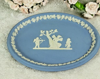 Antique wedgwood blue white putti angel cupido group scene plaque england