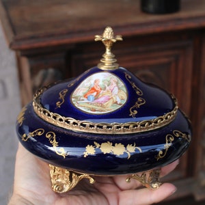 Vintage Bleu Cobalt Limoges Décor Porcelaine Bonbonniere Boîte Scène Victorienne