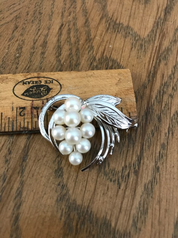 Vintage Real Pearl Cluster and Silver Brooch - image 4