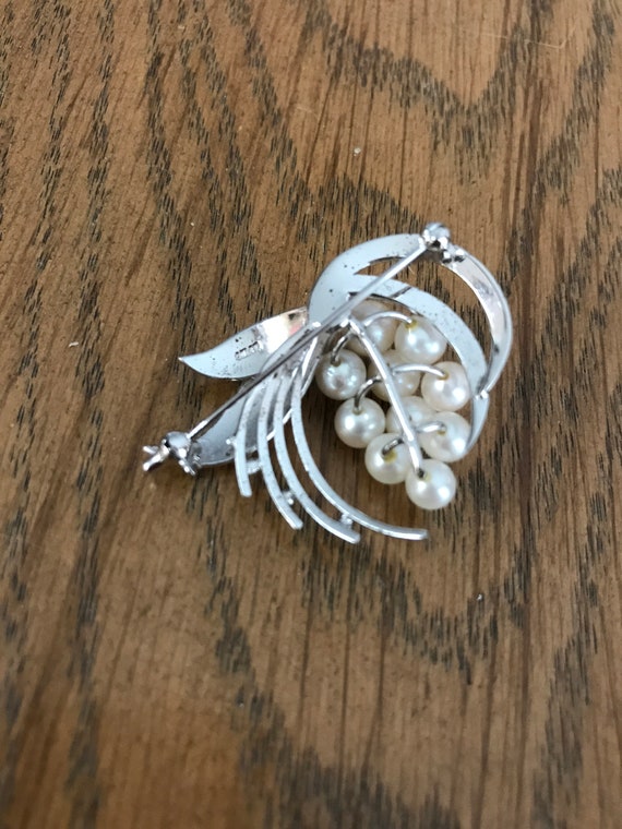 Vintage Real Pearl Cluster and Silver Brooch - image 3