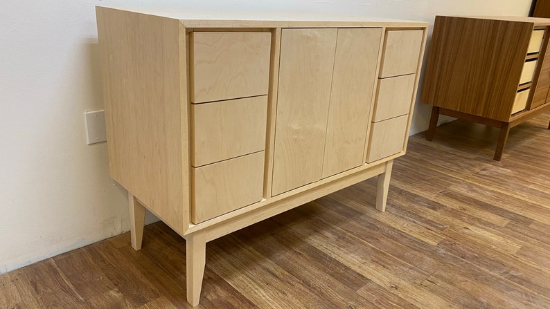 NEW Hand Built Mid Century Inspired Buffet / Credenza. 44 Maple 3 Drawer / 2 Door Cabinet with Straight Leg Base 画像 3